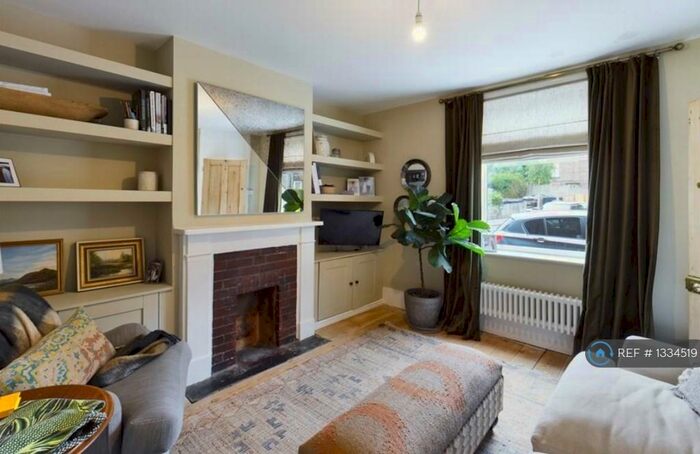 2 Bedroom End Of Terrace House To Rent In Triangle Road, Haywards Heath, RH16