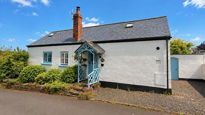 2 Bedroom Cottage For Sale In Ashmead Grove, EX33