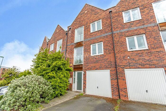 3 Bedroom Town House For Sale In Caxton Road, Nottingham, NG5