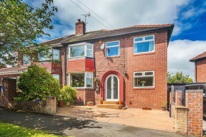 4 Bedroom Semi-Detached House For Sale In Richworth Road, Handsworth, S13