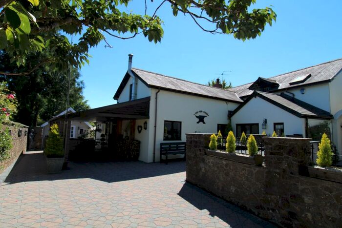 3 Bedroom Detached House For Sale In Brayford, Barnstaple, EX32