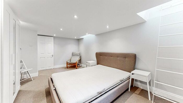 2 Bedroom Apartment To Rent In Gosset Street, Bethnal Green, E2