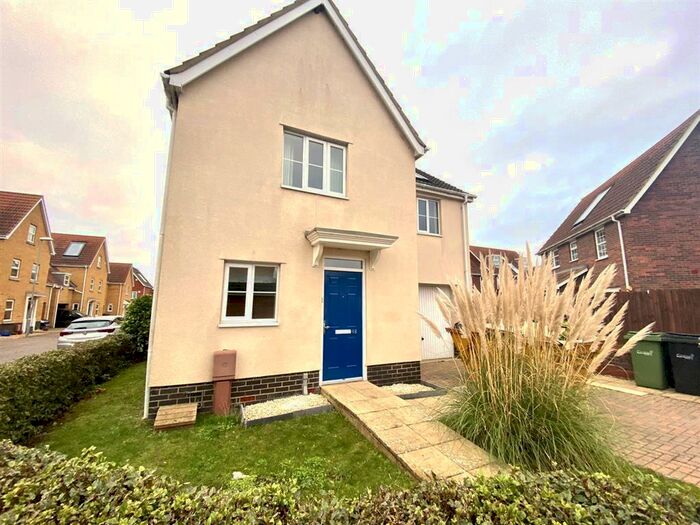3 Bedroom House To Rent In Bullfinch Drive, Harleston, IP20