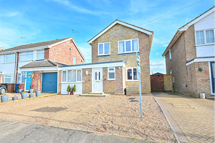 3 Bedroom Link Detached House For Sale In Grounds Way, Coates, Cambs, PE7