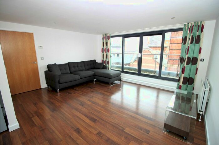 2 Bedroom Flat To Rent In Victoria Street, Sheffield, Uk, S3