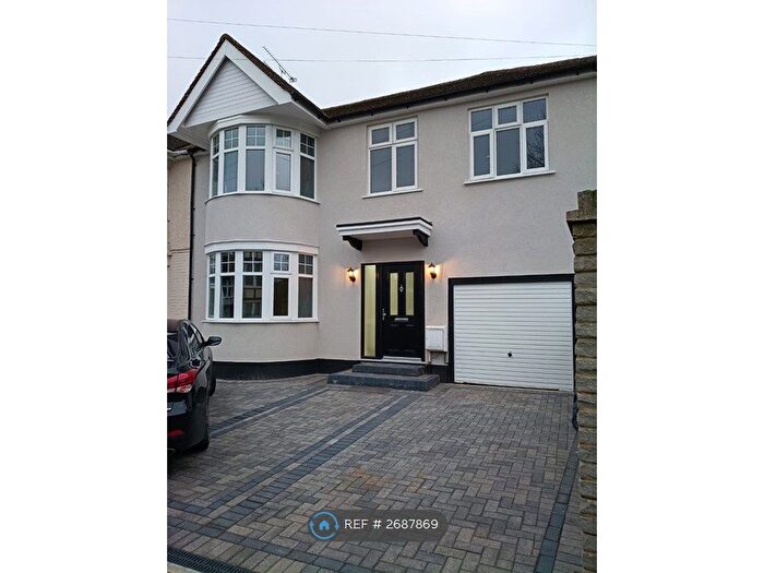 6 Bedroom End Of Terrace House To Rent In Becmead Avenue, Harrow, HA3