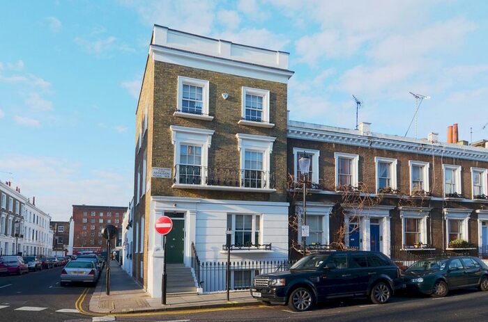 4 Bedroom Flat To Rent In Abingdon Road, London, W8