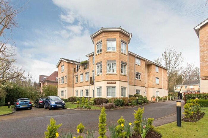 3 Bedroom Flat To Rent In Uxbridge Road, Stanmore, HA7