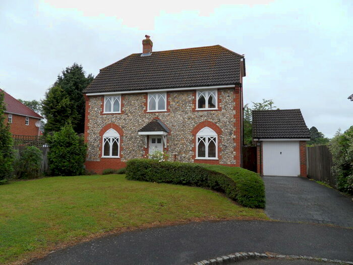 3 Bedroom Detached House To Rent In Steggles Close, Woodley, RG5