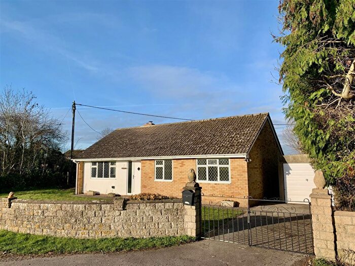 3 Bedroom Detached Bungalow To Rent In Seend Cleeve, Seend, SN12