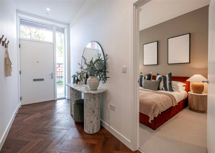 3 Bedroom Apartment For Sale In Claremont Road, London, NW2