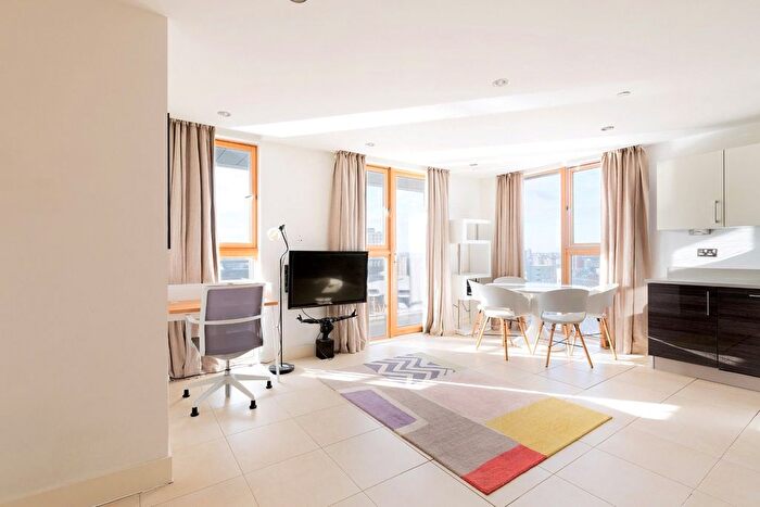 2 Bedroom Flat For Sale In Province Square, London, E14