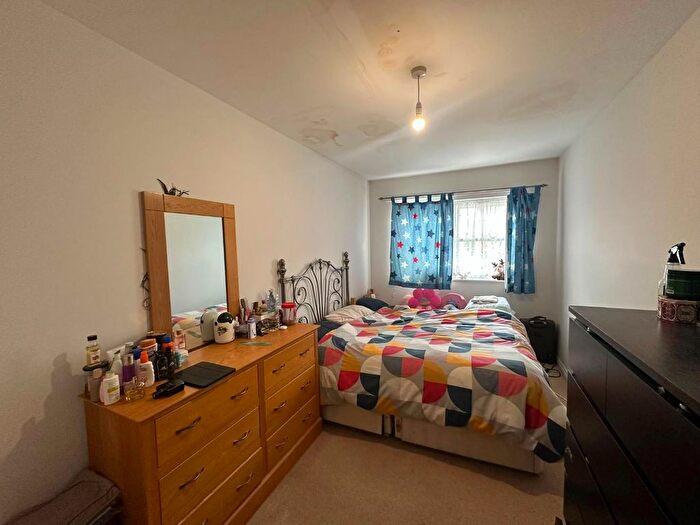 2 Bedroom Flat To Rent In Warren Way, Edgware, HA8
