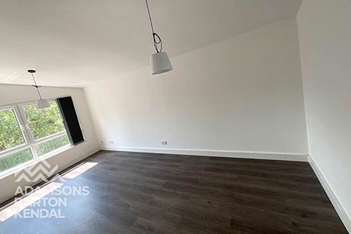 1 Bedroom Flat To Rent In Bamford Court, Bamford, Rochdale, OL11