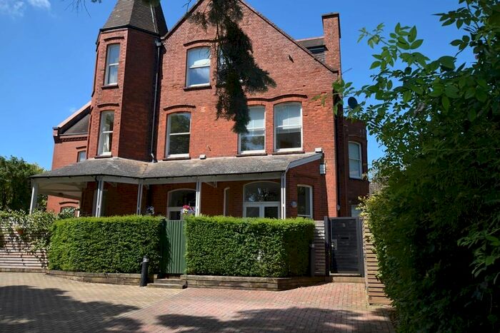 3 Bedroom Property To Rent In Cadoxton Place, Avenue Road, St. Albans AL1