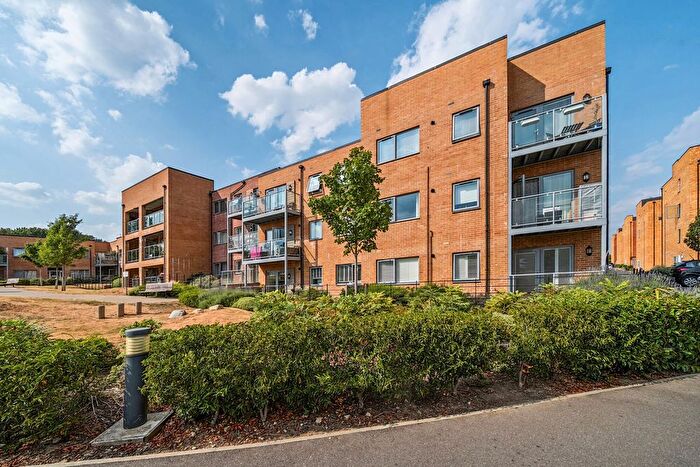 2 Bedroom Flat For Sale In Discovery Drive, Swanley, Kent, BR8
