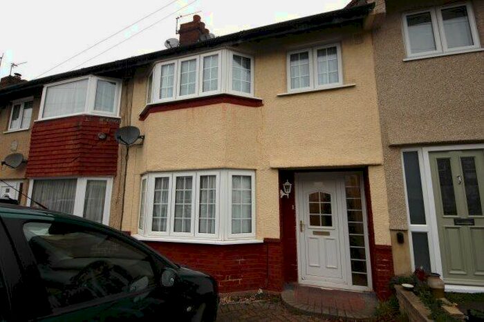 3 Bedroom Property To Rent In Buckland Way, Worcester Park KT4