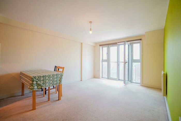 1 Bedroom Flat To Rent In St Peters Court, New Charlotte Street, Bedminster, BS3