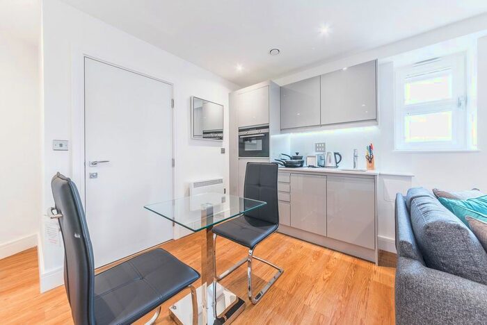 1 Bedroom Flat To Rent In Lawrence Road, London, N15