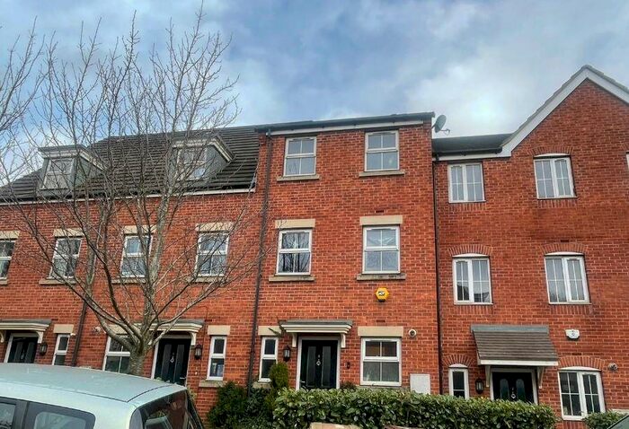 4 Bedroom Town House For Sale In Allenby Close, Lincoln, LN3