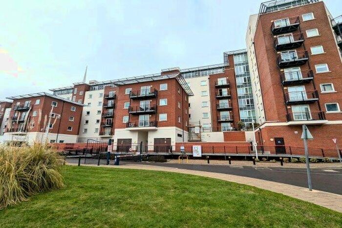 3 Bedroom Flat To Rent In The Canalside, Portsmouth, PO1