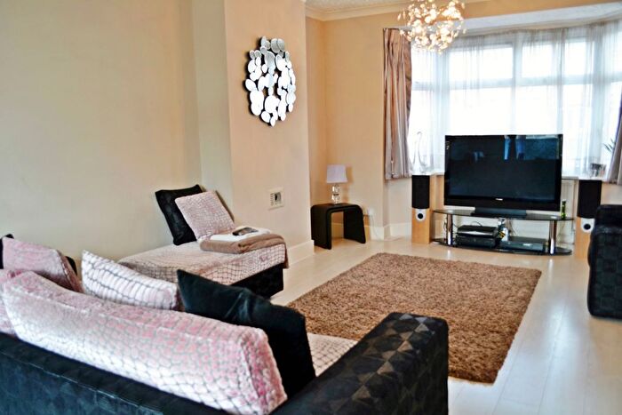 3 Bedroom Terraced House To Rent In Cranley Road, Newbury Park, IG2