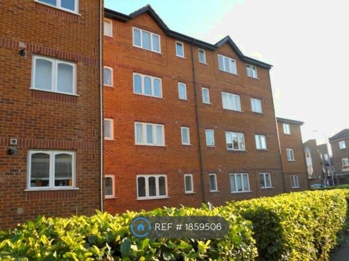 Studio To Rent In John Silkin Lane, London, SE8