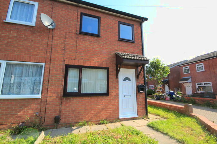 2 Bedroom Semi-Detached House To Rent In Oxford St, Grimsby, DN32