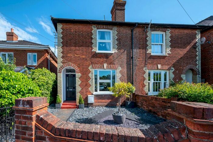 3 Bedroom Property To Rent In Josephs Road, Guildford, Guildford, GU1