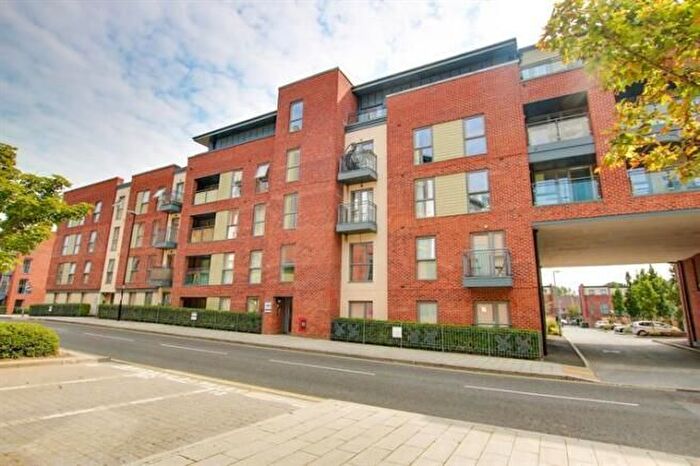2 Bedroom Flat To Rent In John Thornycroft Road, Southampton, SO19