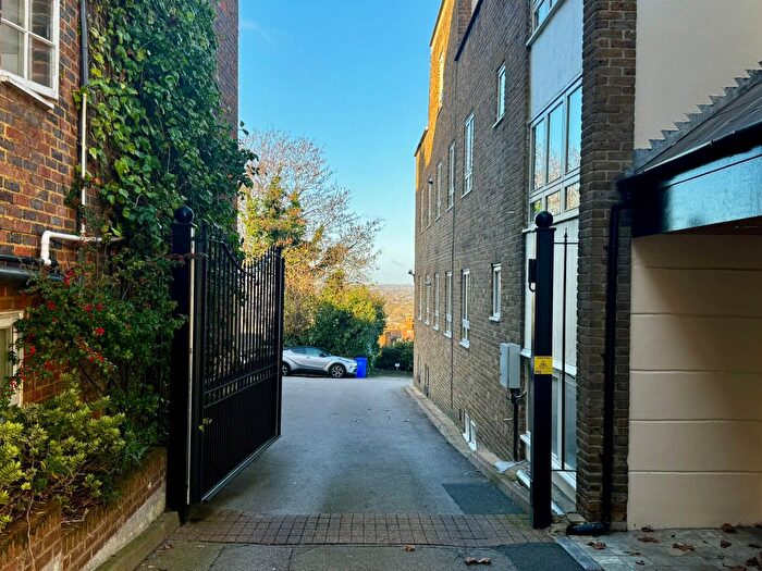 Studio To Rent In High Street, Harrow On The Hill, HA1