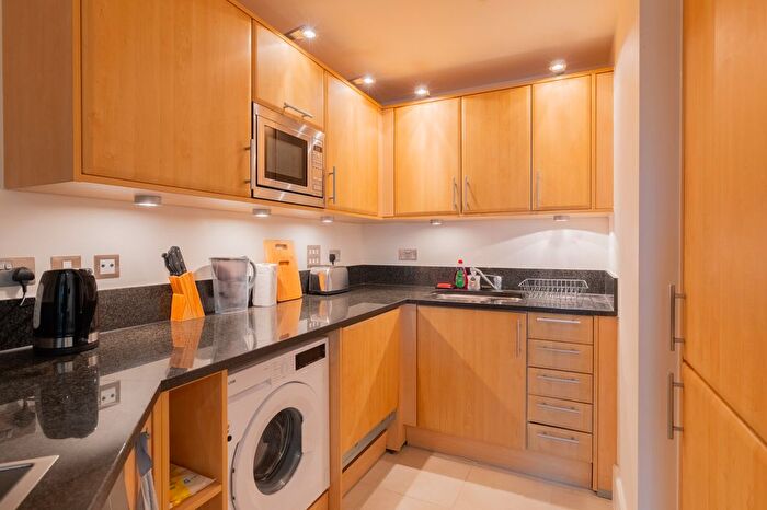 1 Bedroom Flat To Rent In St. George Wharf, London, SW8