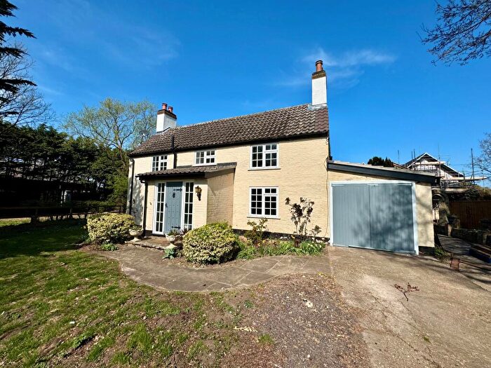 5 Bedroom Farm House To Rent In Station Road, Lakenheath, IP27