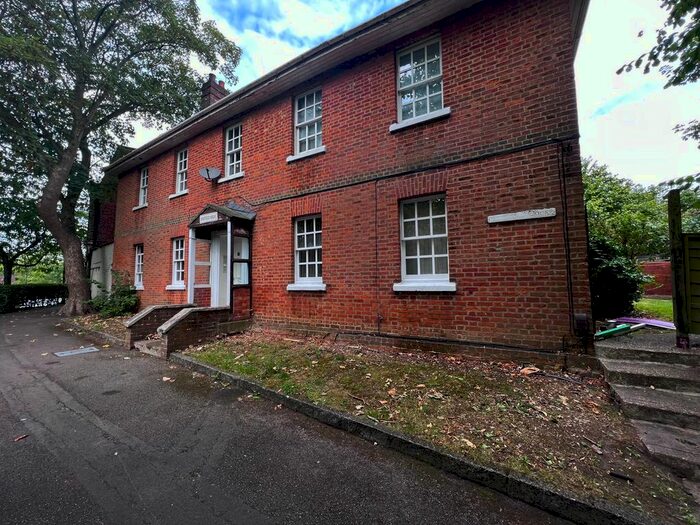 1 Bedroom Flat To Rent In Mansbridge Road, Southampton, SO18