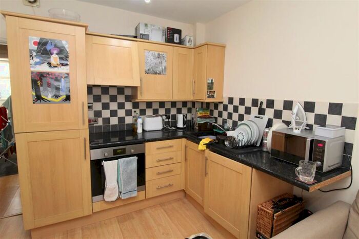 1 Bedroom Flat To Rent In Rhymney Street, Cathays, Cardiff, CF24