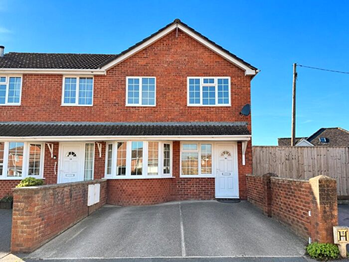 3 Bedroom Semi Detached House To Rent In Cross Close, Fremington, Barnstaple, Devon, EX31