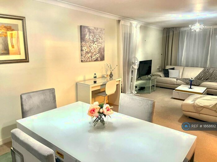 2 Bedroom Flat To Rent In St. Edmunds Terrace, London, NW8