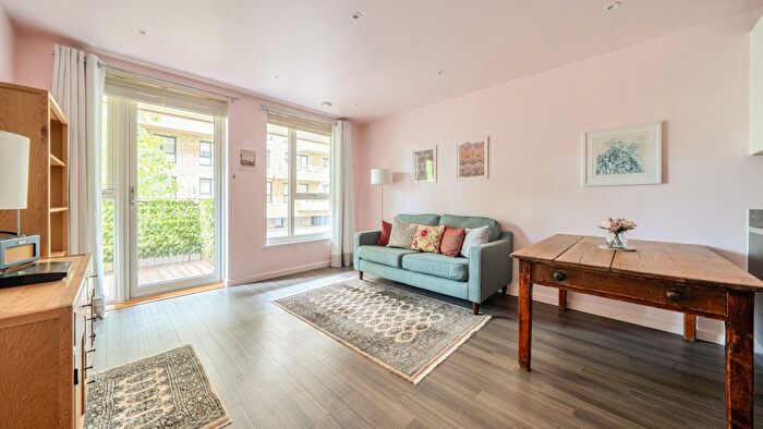 1 Bedroom Flat For Sale In Bollo Bridge Road, Acton, W3