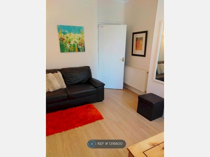 1 Bedroom Flat To Rent In Broomhill Road, Aberdeen AB10