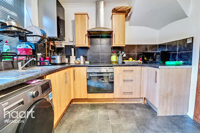 3 Bedroom Semi-Detached House For Sale In Thorney Park, Swindon, SN4