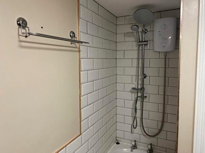 2 Bedroom Apartment To Rent In Flat Hampton Court, Market Harborough, LE16