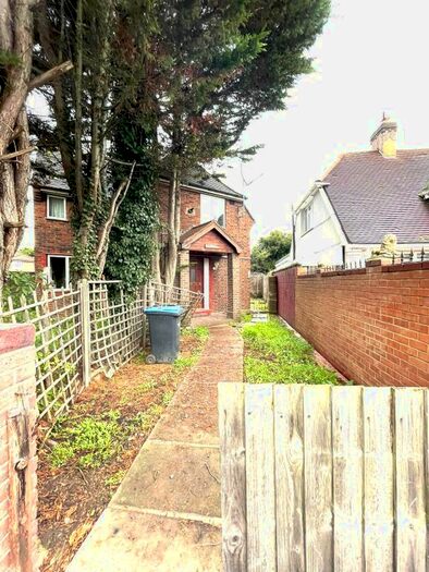 3 Bedroom Detached House To Rent In Park Lane, London, N9