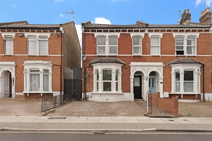 5 Bedroom Semi-Detached House For Sale In Alexandra Road, Hornsey, N8