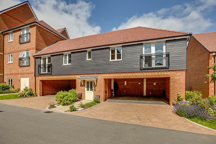 1 Bedroom Detached House For Sale In Rosemead Avenue, High Wycombe, HP10