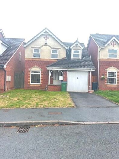 3 Bedroom Detached House To Rent In Small Close, Smethwick, West Midlands, B67