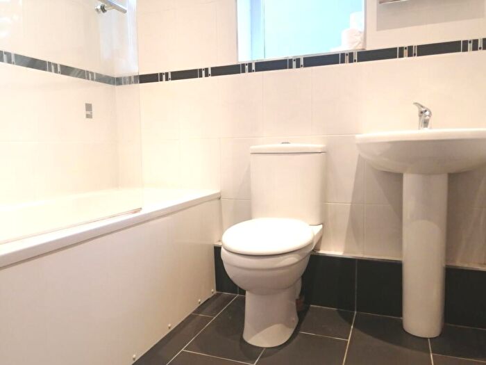 2 Bedroom End Of Terrace House To Rent In Glan Gwna Terrace, Caeathro, LL55