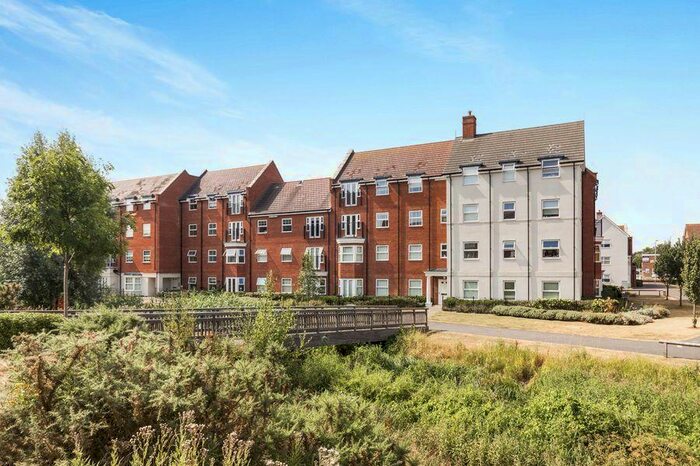 2 Bedroom Flat To Rent In Ashville Way, Wokingham, RG41