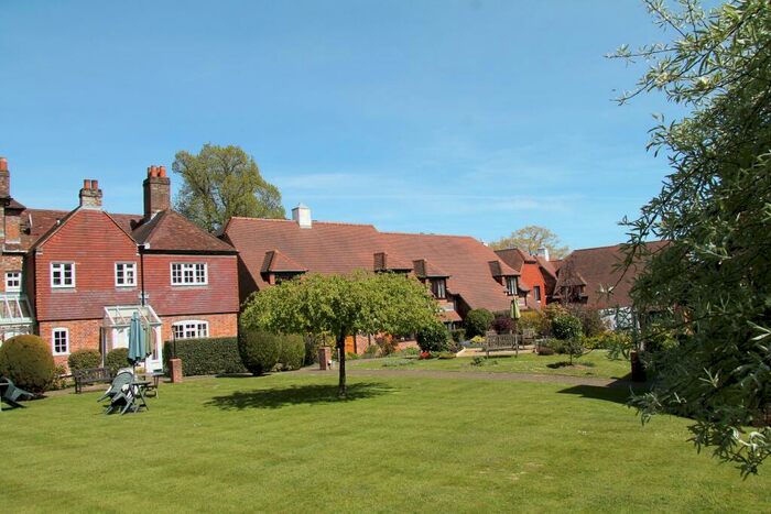 2 Bedroom Retirement Property For Sale In Wickham, Hampshire, PO17