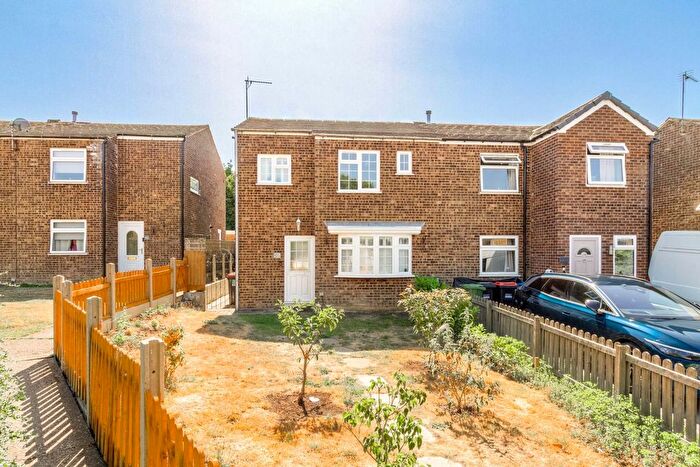 3 Bedroom Semi-Detached House For Sale In Williams Close, Hanslope, MK19