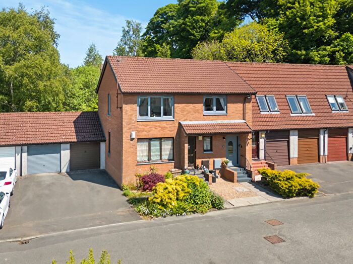 2 Bedroom Maisonette For Sale In Wellmeadow Way, Newton Mearns, G77